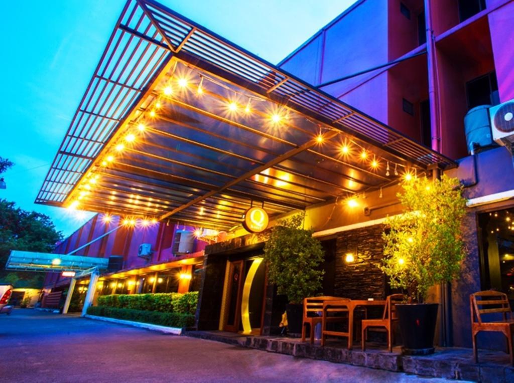 Q Hotel กรุงเทพมหานคร ภายนอก รูปภาพ