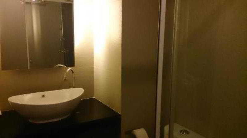 Q Hotel กรุงเทพมหานคร ภายนอก รูปภาพ