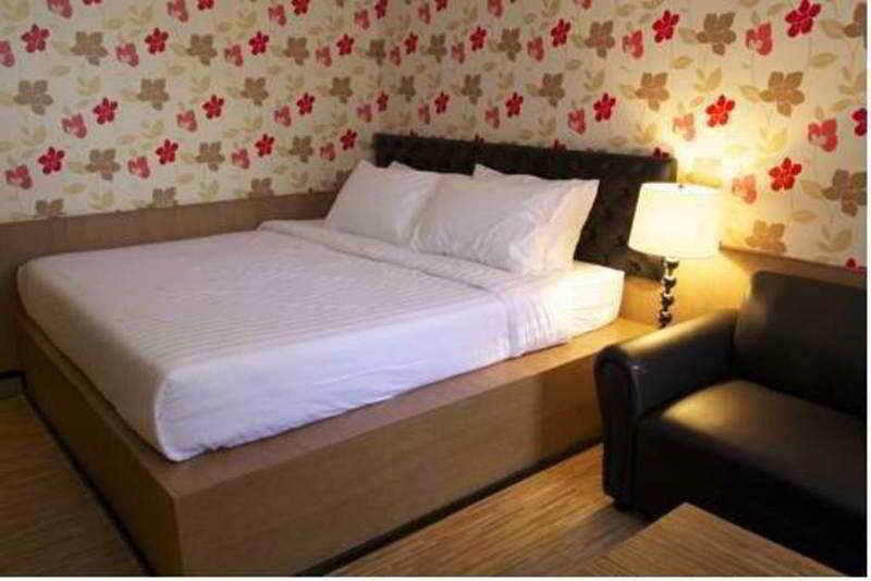 Q Hotel กรุงเทพมหานคร ภายนอก รูปภาพ
