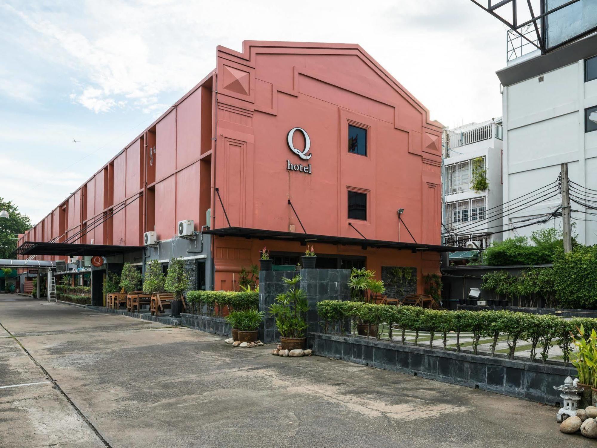 Q Hotel กรุงเทพมหานคร ภายนอก รูปภาพ