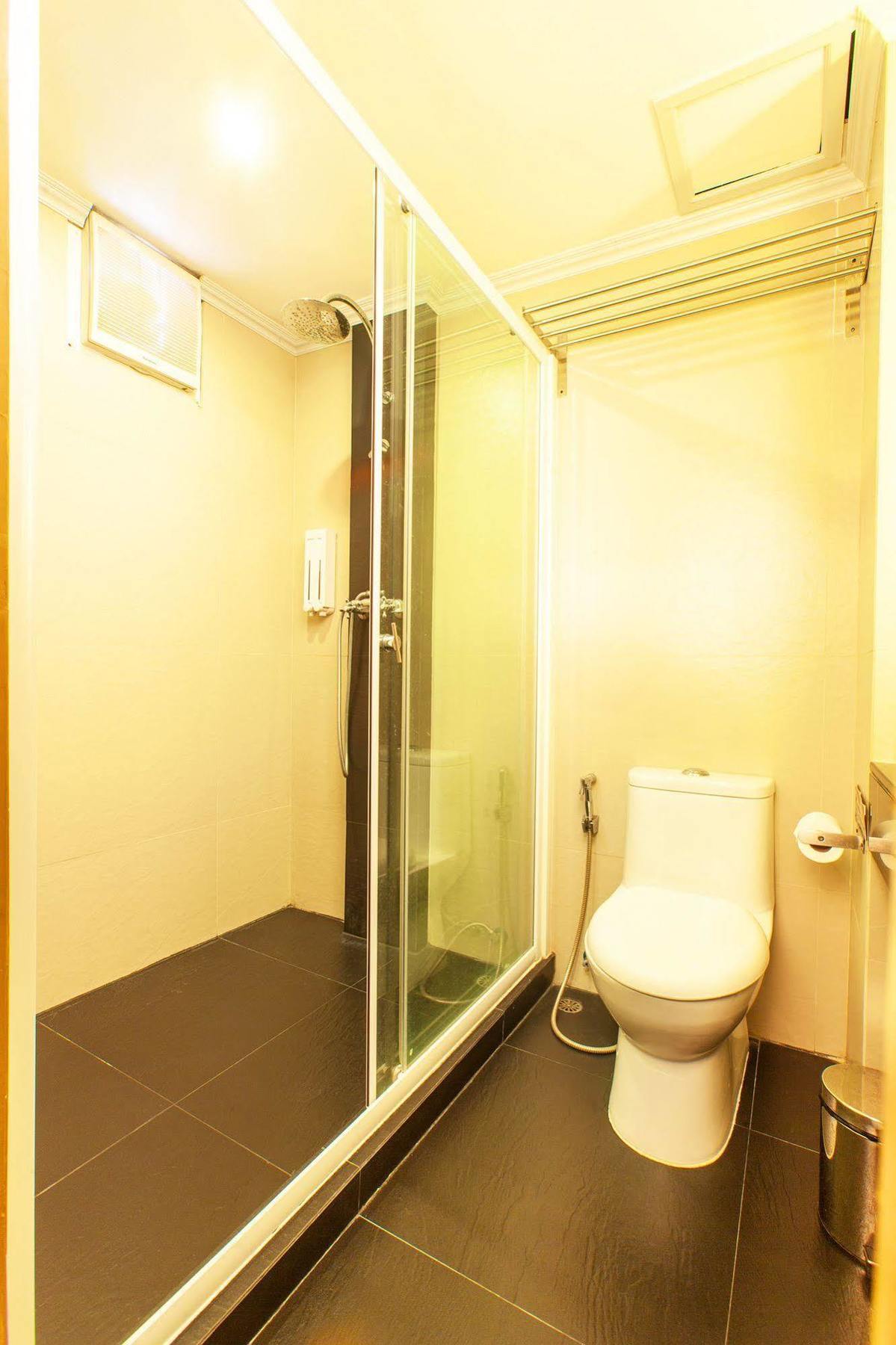 Q Hotel กรุงเทพมหานคร ภายนอก รูปภาพ