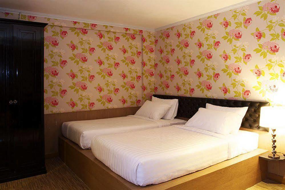 Q Hotel กรุงเทพมหานคร ภายนอก รูปภาพ